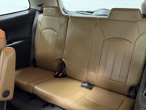 Used 2017 Buick Enclave Premium image 25