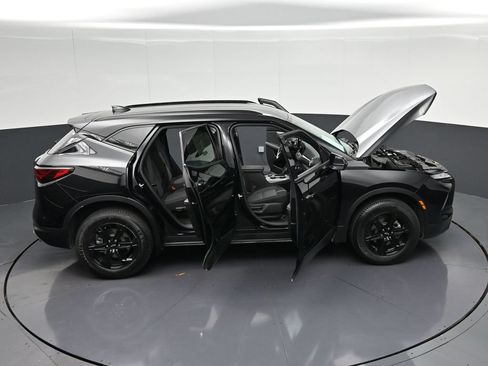 Used 2024 Chevrolet Blazer LT w/ Midnight/Sport Edition FWD image 36