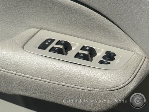 Used 2019 Volvo S60 T5 Momentum w/ Premium Package image 26