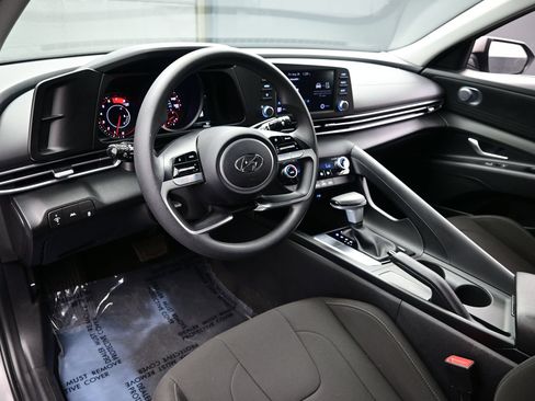 Certified 2023 Hyundai Elantra SEL FWD image 12