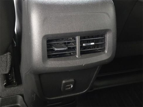 Used 2022 Chevrolet Equinox RS w/ RS Leather Package image 16