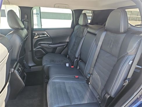 Used 2022 Mitsubishi Outlander SE image 24