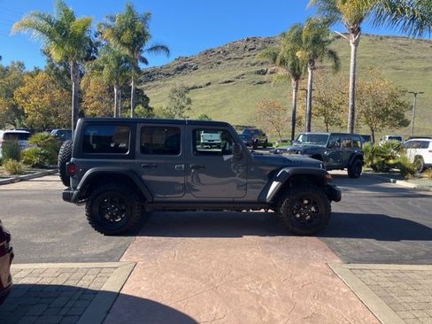 Used 2024 Jeep Wrangler Unlimited image 8