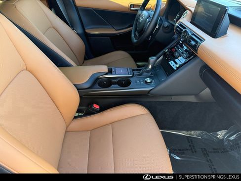 Certified 2025 Lexus IS 300 F Sport image 32
