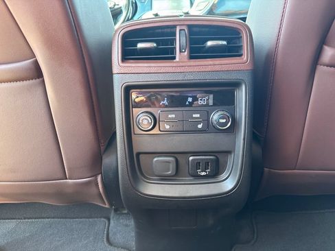 Used 2019 Buick Envision Essence FWD image 31