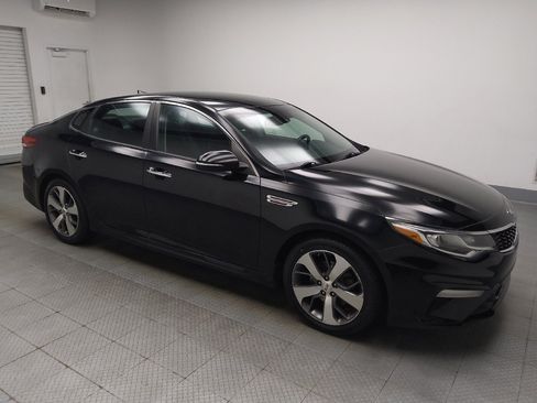 Used 2019 Kia Optima S FWD image 11