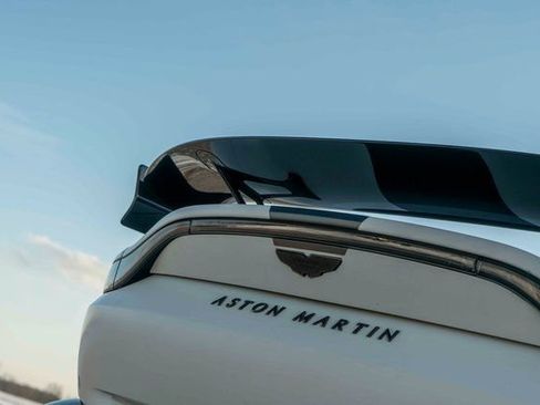 Used 2022 Aston Martin V8 Vantage Coupe image 35