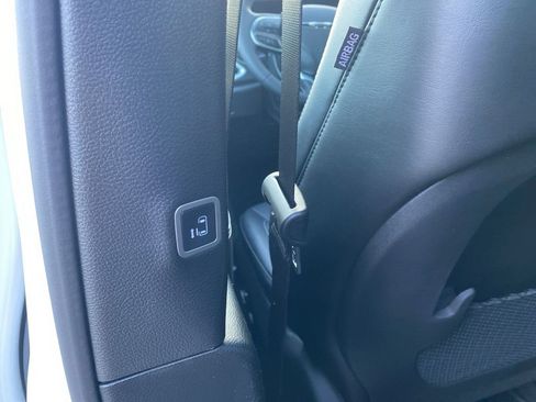 New 2026 Chrysler Pacifica Select image 23