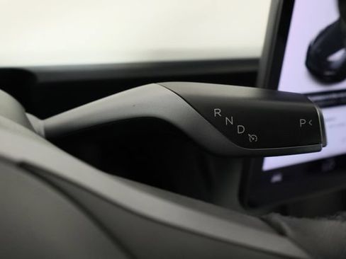 Used 2021 Tesla Model Y Long Range AWD/4WD image 11