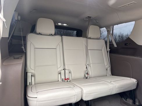 Used 2022 GMC Yukon XL Denali image 51