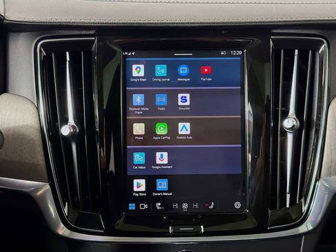 Used 2022 Volvo S90 B6 Inscription w/ Advanced Package image 14