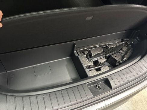 Used 2019 Hyundai Santa Fe Ultimate image 18