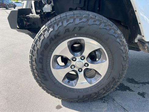 Used 2016 Jeep Wrangler Unlimited Sahara w/ Connectivity Group image 13