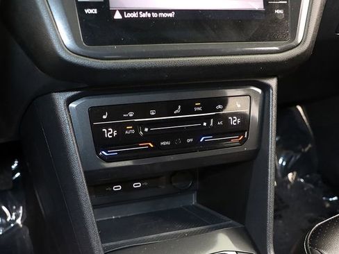 Used 2024 Volkswagen Tiguan SE AWD/4WD image 19