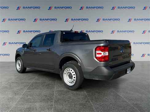 Used 2023 Ford Maverick XL image 3