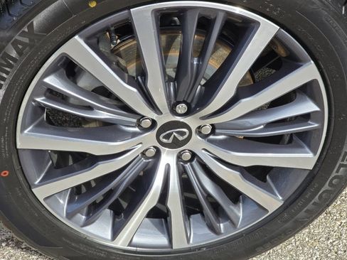 Used 2024 INFINITI QX60 Sensory image 12