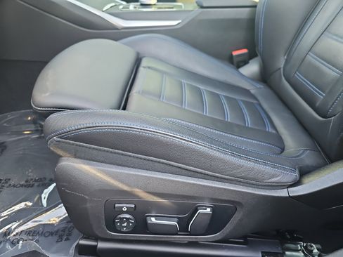 Certified 2025 BMW 330i Sedan w/ M Sport Package RWD image 31
