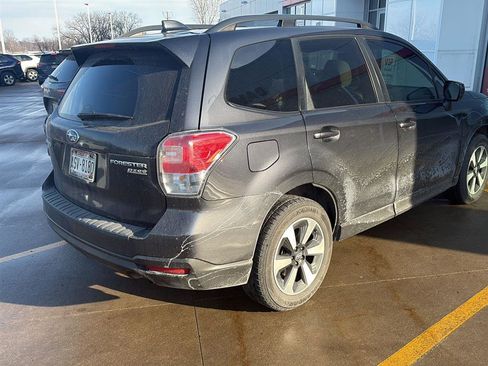 Used 2017 Subaru Forester 2.5i Premium w/ All-Weather Package image 12