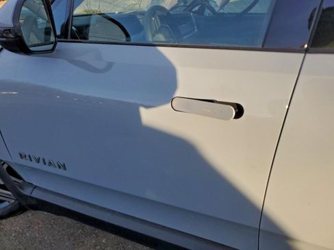 Used 2025 Rivian R1S Adventure image 5