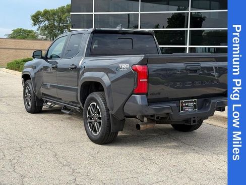 Used 2024 Toyota Tacoma TRD Sport w/ TRD Sport Premium Package AWD/4WD image 5