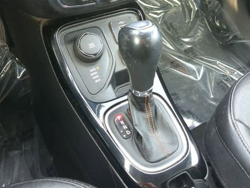 Certified 2021 Jeep Compass Limited image 37