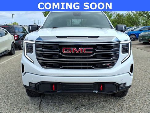 Used 2024 GMC Sierra 1500 AT4 w/ Technology Package AWD/4WD image 8