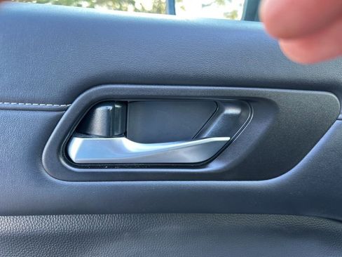 Used 2024 Nissan Pathfinder SL image 23