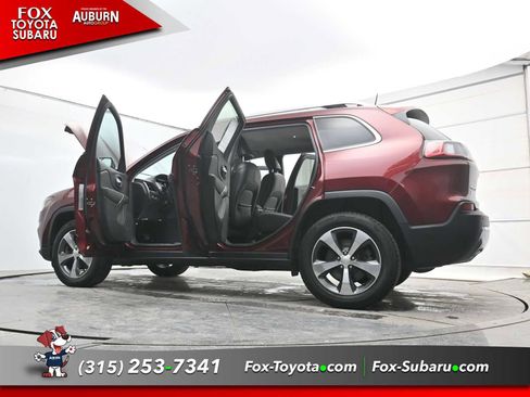 Used 2019 Jeep Cherokee Limited image 32