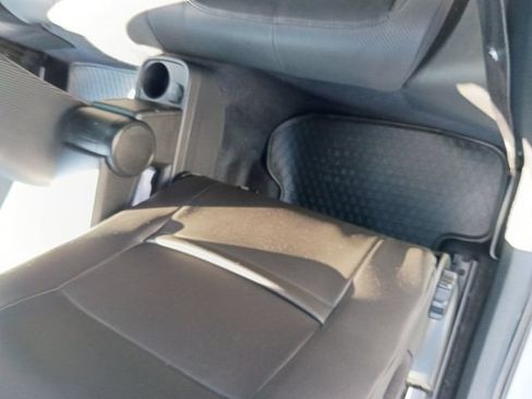 Used 2013 Volkswagen Beetle TDI FWD image 11