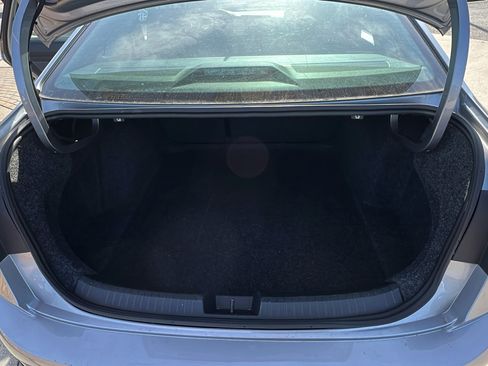 Used 2025 Volkswagen Jetta SE image 13