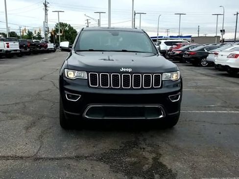 Used 2019 Jeep Grand Cherokee Limited AWD/4WD image 4