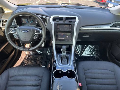 Used 2014 Ford Fusion SE FWD image 29