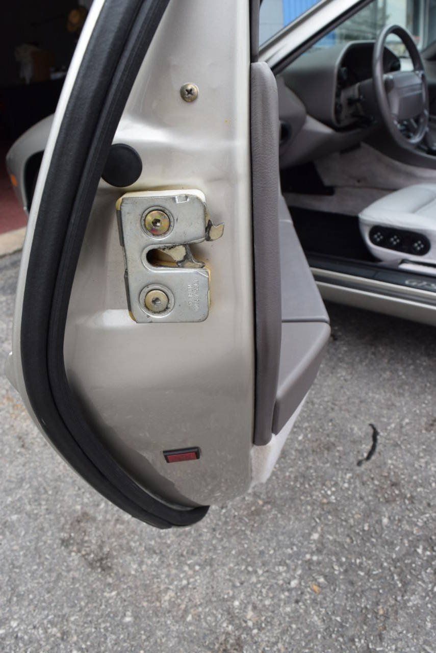 Used 1993 Porsche 928 GTS RWD image 37