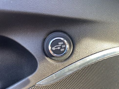 Used 2021 Buick Enclave Avenir w/ Avenir Technology Package image 19