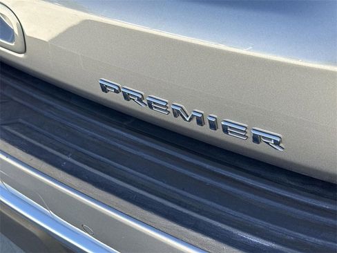 Used 2023 Chevrolet Suburban Premier image 30