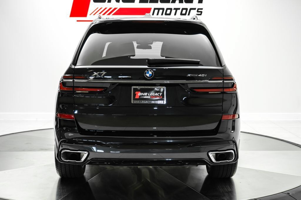 Used 2025 BMW X7 xDrive40i w/ M Sport Package AWD/4WD image 10