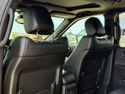 Used 2024 Dodge Durango GT RWD image 19