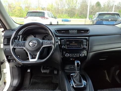 Certified 2018 Nissan Rogue SV w/ Premium Package image 7