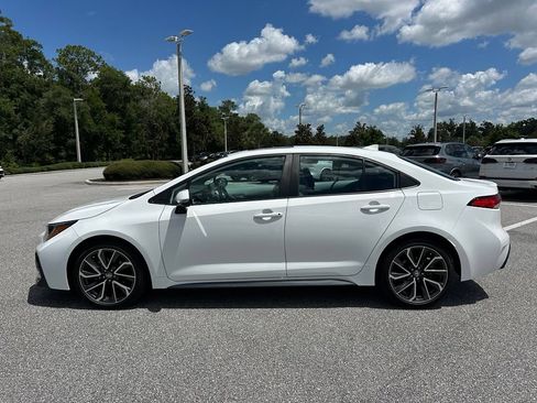 Used 2022 Toyota Corolla SE FWD image 2