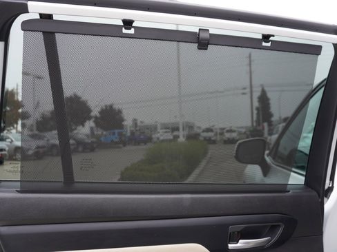 Used 2023 Toyota Highlander XLE image 13