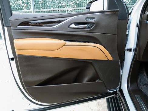 Used 2021 Cadillac Escalade ESV Sport w/ Driver Assist Tech Package image 41