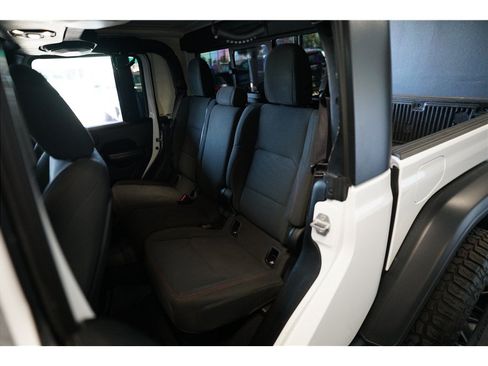 Used 2020 Jeep Gladiator Rubicon AWD/4WD image 14