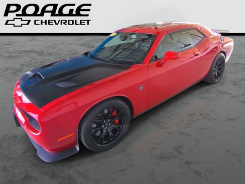 Used 2016 Dodge Challenger SRT Hellcat image 1