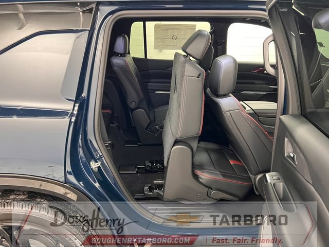 New 2027 Chevrolet Traverse RS w/ LPO, Floor Liner Package FWD image 44