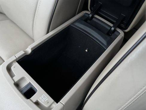 Used 2014 Jeep Grand Cherokee Overland w/ Advanced Technology Group image 22