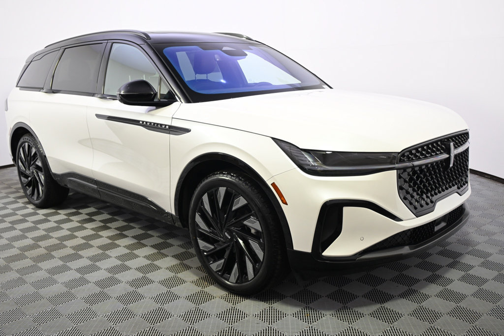 New 2026 Lincoln Nautilus Reserve w/ Jet Appearance Package AWD/4WD image 8