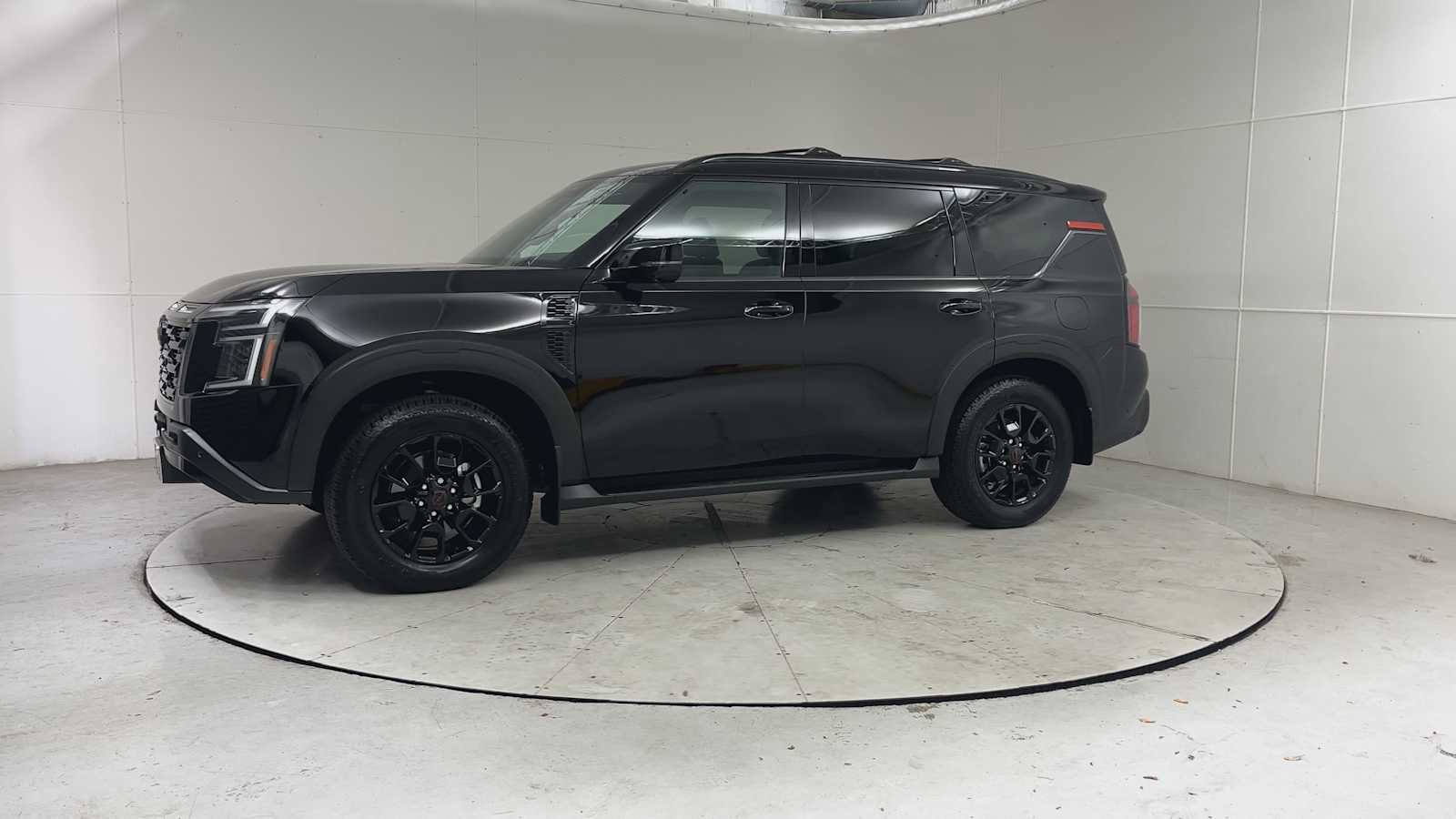 Used 2026 Nissan Armada PRO-4X AWD/4WD image 3