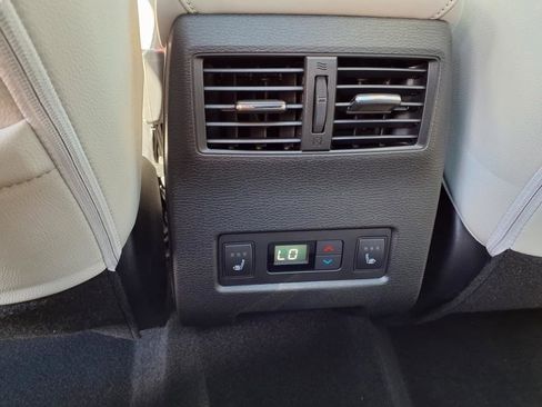 New 2025 Mitsubishi Outlander SEL image 11