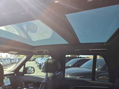 New 2025 Land Rover Range Rover SE AWD/4WD image 21