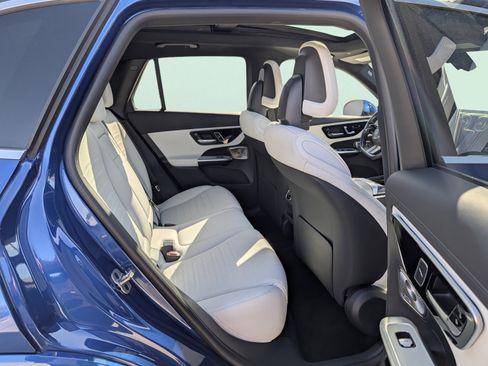 Used 2023 Mercedes-Benz GLC 300 w/ AMG Line image 33